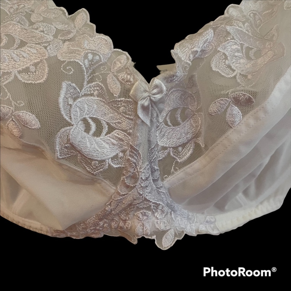 NWT White Full Size Unlined Underwire Bra w/ Lace Trim, Size 36H - Picture 2 of 8